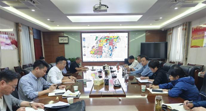 史慶超帶隊調研段園新型功能區建設工作